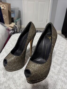 Giuseppe Zanotti Metallic Gold Mesh Peep-Toe Stilettos 5 inch Sexy